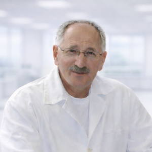 Dr. Czibula László